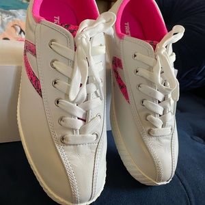 Tretorn New Womens Leather Tennis shoes size 9